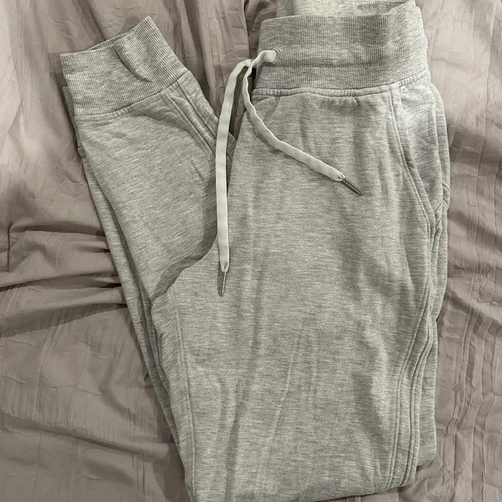 Lululemon Joggers Sz 6